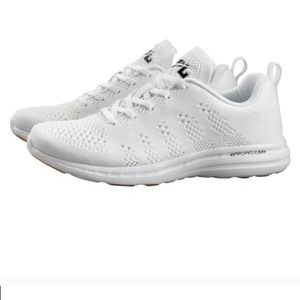 Gently used white APL size 7.5